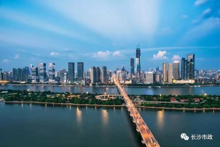 以城市，見未來；與城市，共成長